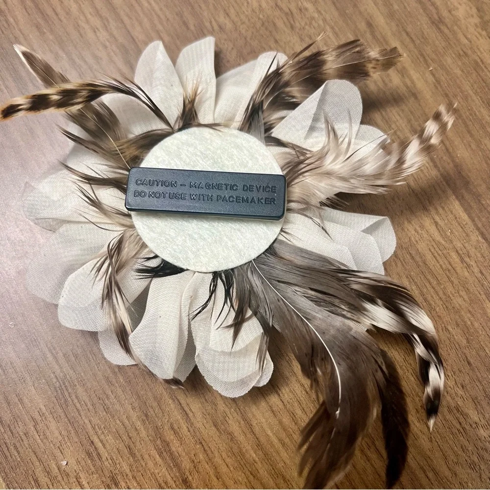 Large Beautiful‎ Real Feather Satin Silver Tone Flower Magnetic Brooch Pin 4.25”